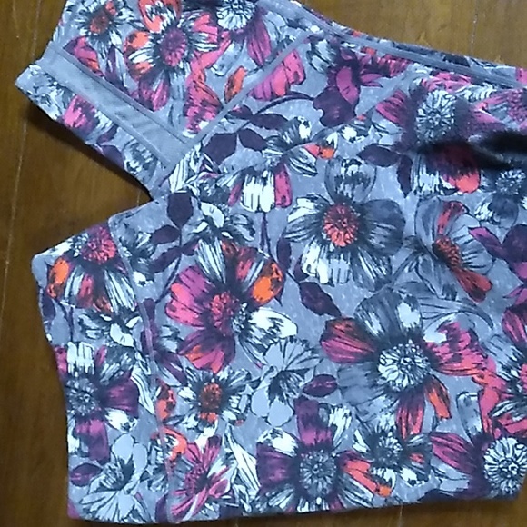 Really cute women's athletic pants - Picture 6 of 9